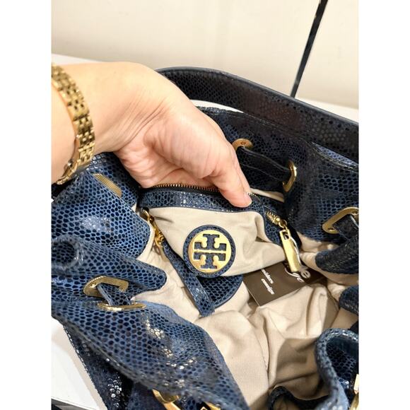 Tory Burch Snake Embossed Patent Leather Shoulder Hobo Handbag with Chain - Picture 12 of 13